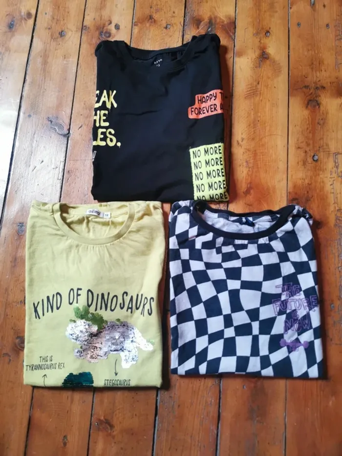 Lot 25 tee shirt.