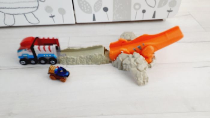 Jeu jouet Dino rescue T rex avec Chase petit circuit de voiture avec dinosaure