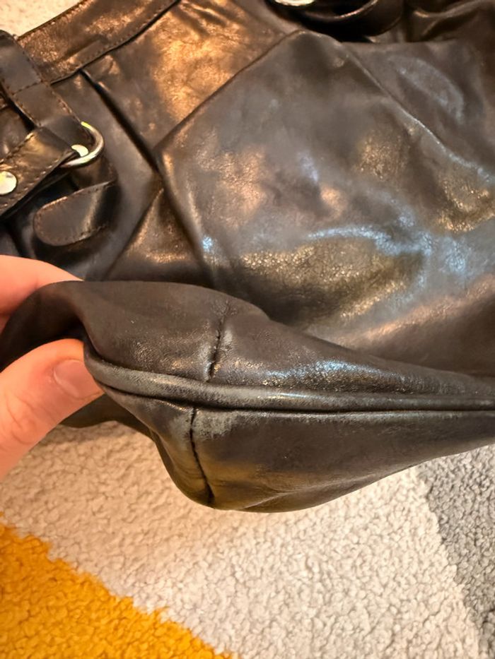 Sac à main en cuir noir vintage Furla - photo numéro 5