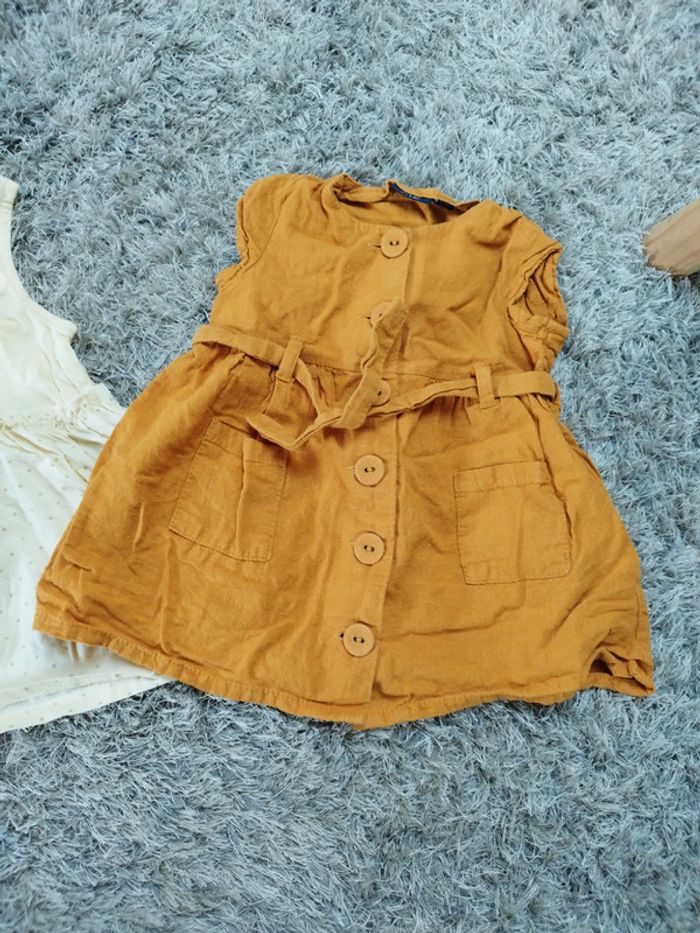 Lot de deux robes bébé fille 6 mois - photo numéro 2