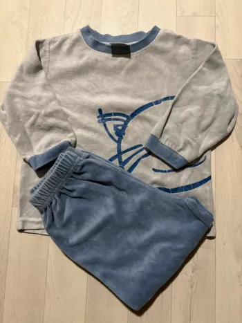 Pyjama chat 3 ans velours bleu très bon état