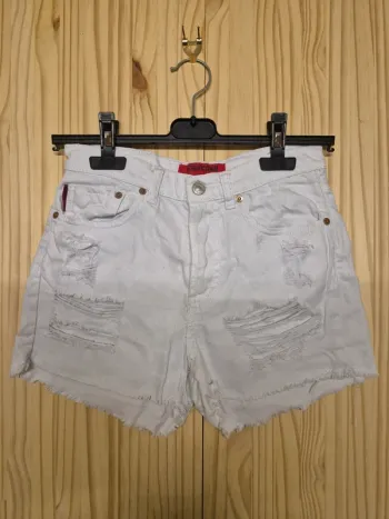 Short jeans