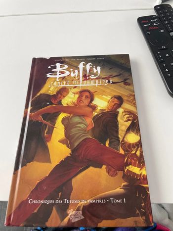 Bd/comics Buffy contre les vampires : chroniques des tueuses de vampires tome 1