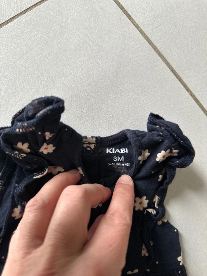 Robe et combinaison en 3 mois - photo numéro 6