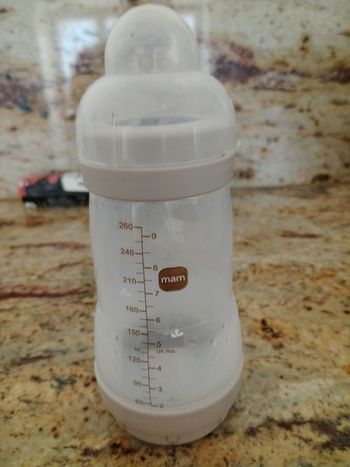 Biberon 260 ml neuf