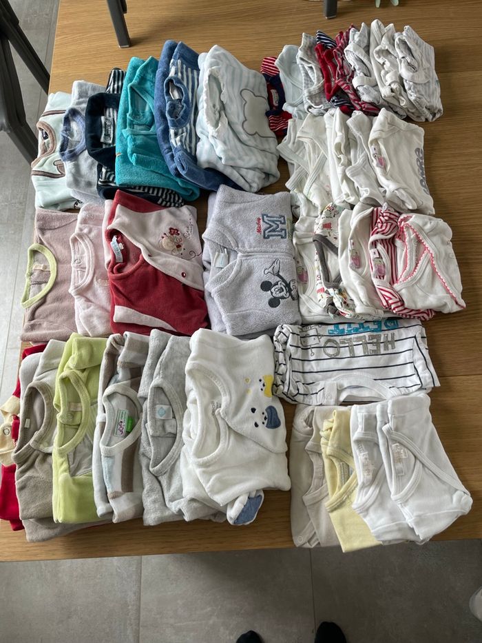 Lot de vêtement 1 mois (63 pièces) - photo numéro 4