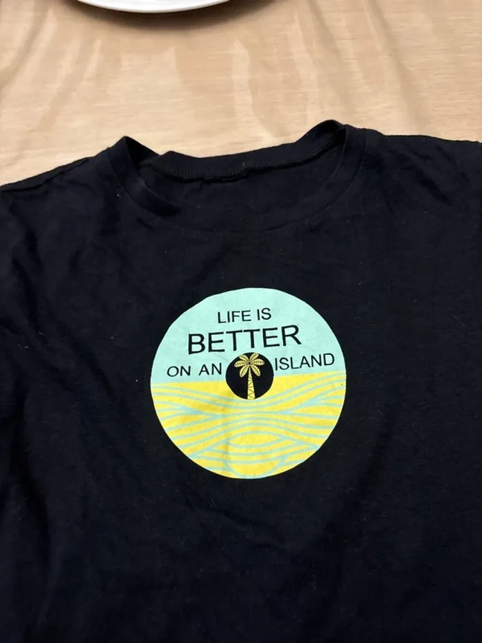 T-shirt noir Life is better - photo numéro 2
