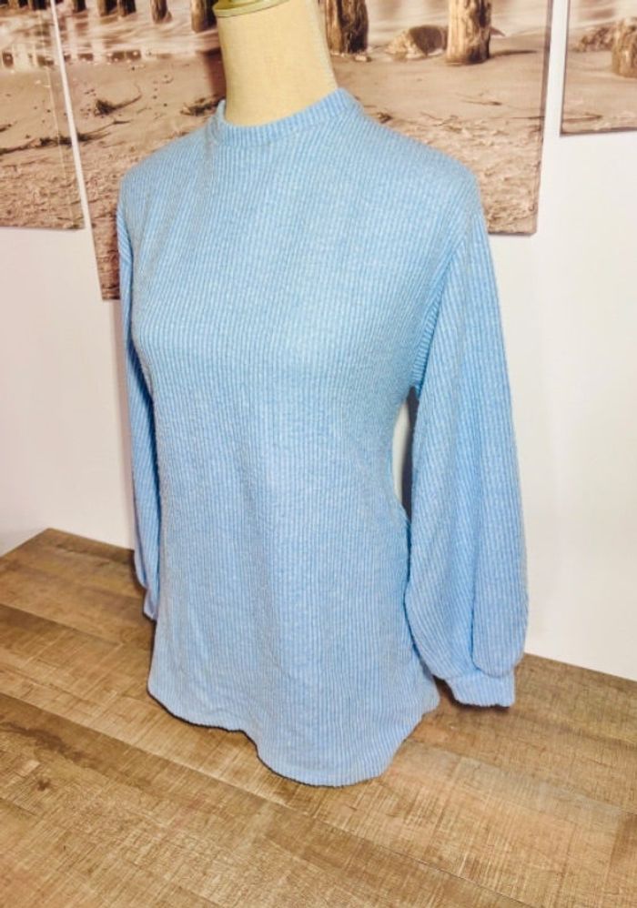 🌸 pull col rond bleu ciel côtelé Bershka taille 34 XS