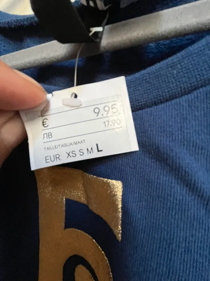 Top bleu avec motif doré et gris / neuf / taille L - photo numéro 8
