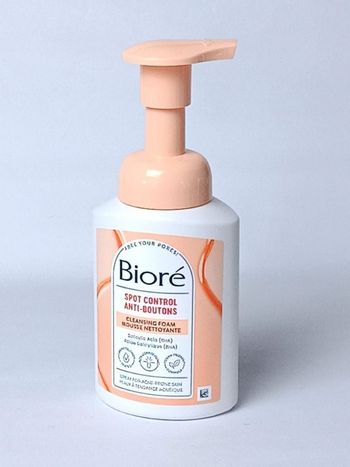 Bioré : Mousse nettoyante