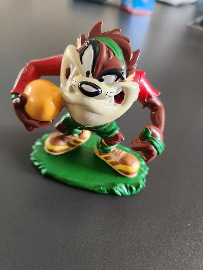Figurine taz