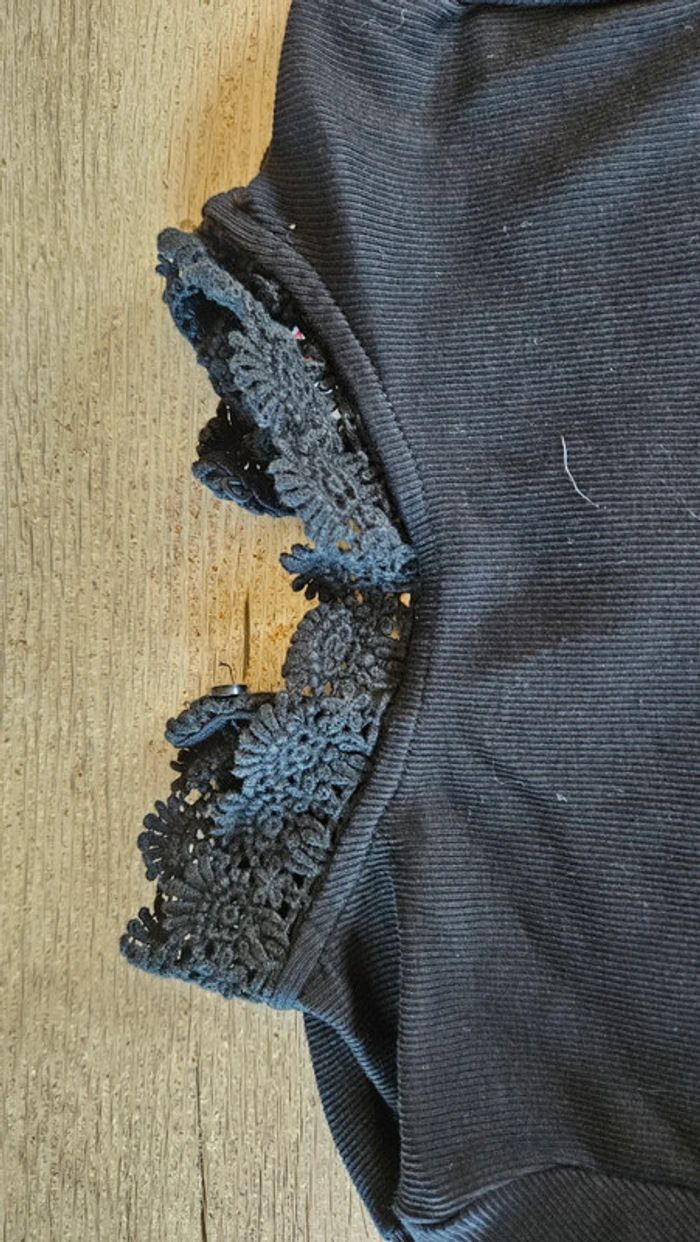 T shirt noir cotelé à manches courtes, bord en broderie, Camaïeu, taille XS - photo numéro 5