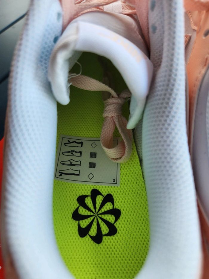 Nike dunk low Taille 43 neuves blanc corail - photo numéro 6