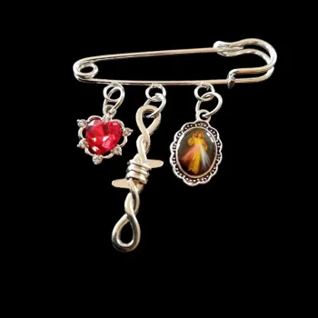 Broche épingle à nourrice breloques gothique