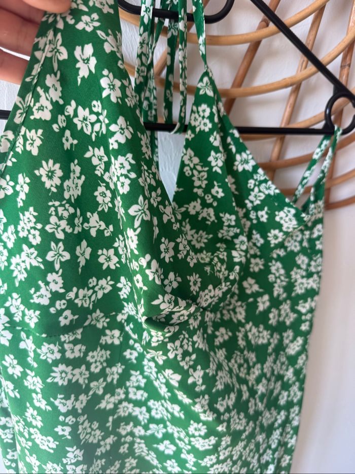 Robe dos nu - photo numéro 2