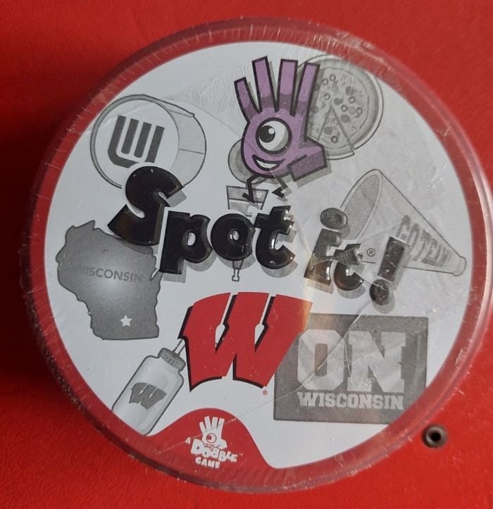 Spot it W dobble game