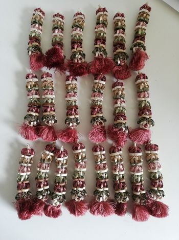 Lot de 20 pompons long vert rouge crème beige pour loisirs créatifs