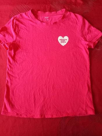 Tee shirt rose taille S (16 ans)