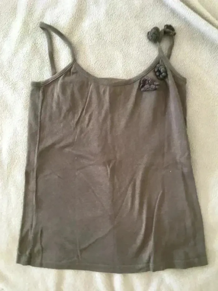 👚 Débardeur femme taille 38/40 parfait état - photo numéro 2