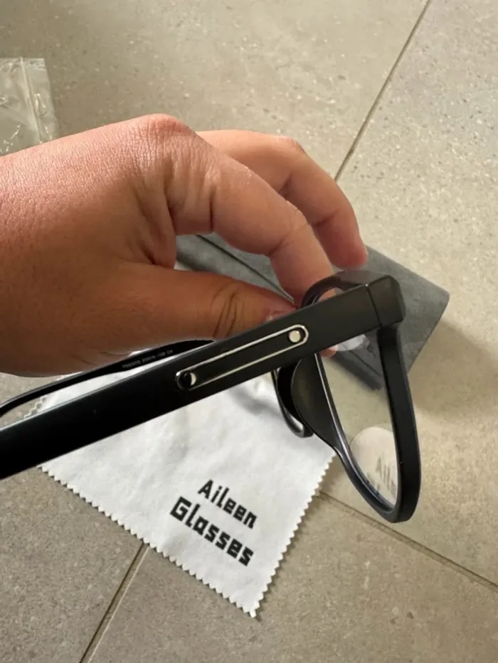 Montures de lunettes, neuve, - photo numéro 4