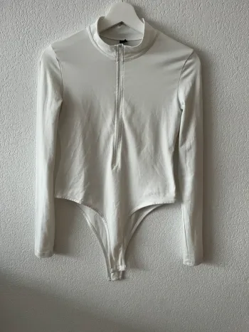 Body blanc Shein manches longues avec zip – Taille S (36/US 4)