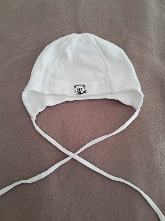 2 bonnets bébé + 1 gratuit - photo numéro 2