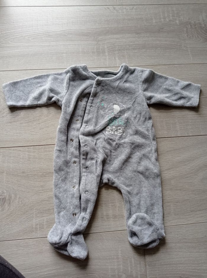 Pyjama 1 mois - photo numéro 2