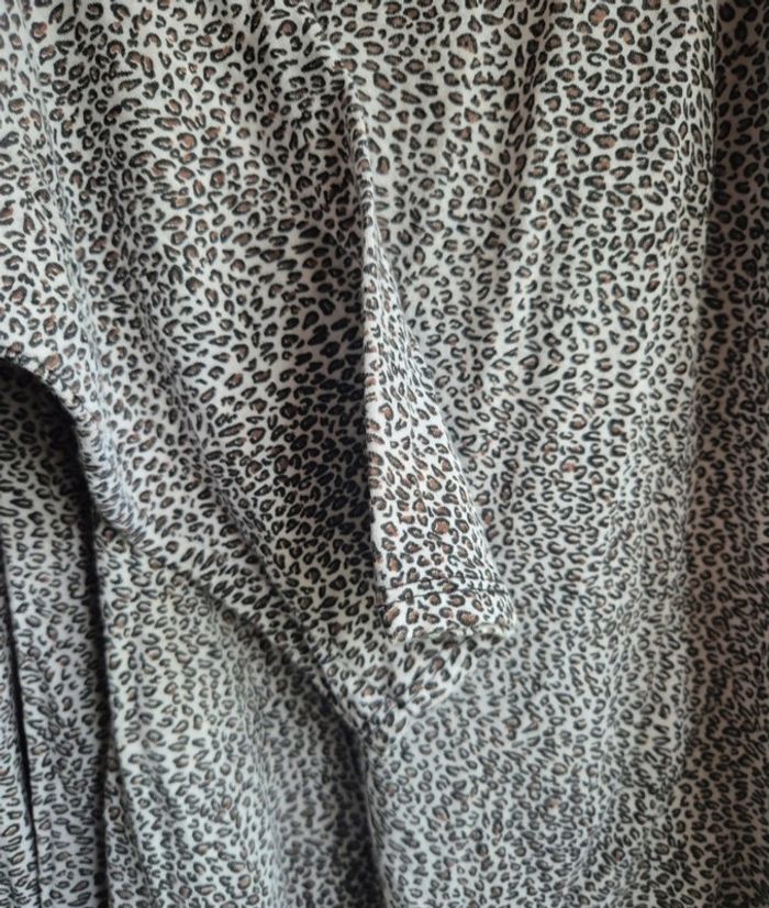 🌴 Belle blouse motif léopard tu 🌴4 - photo numéro 4