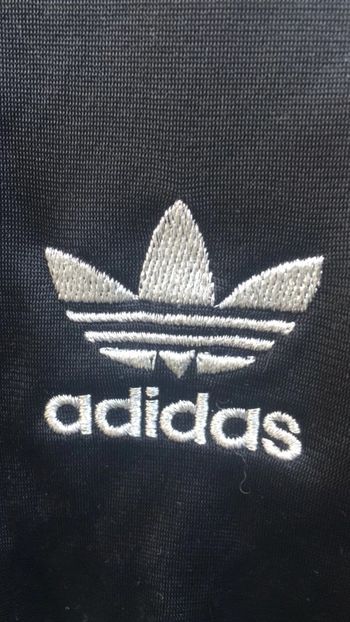 Superbe veste pailletée