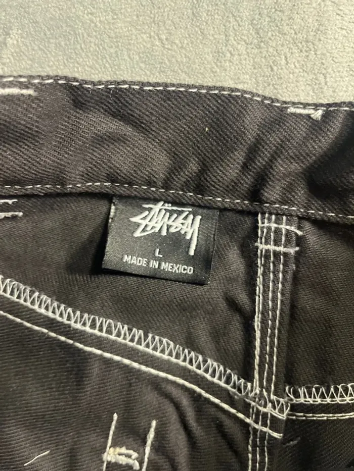 Short/Jort Stussy Black Embroidered White Big Logo Back – Taille L - photo numéro 7