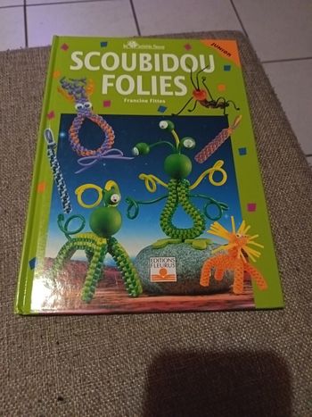 Livre scoubidou