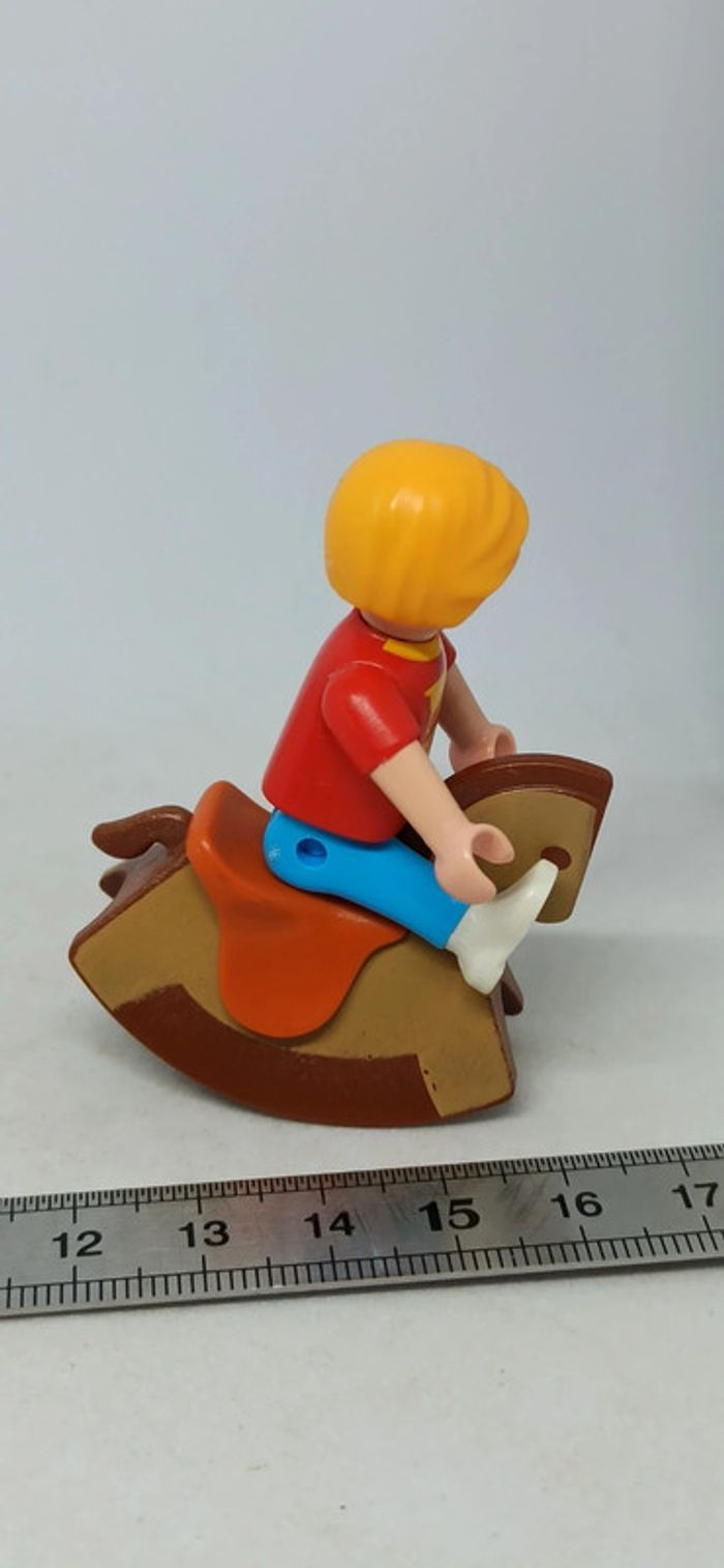 Enfant garçon sur cheval à bascule playmobil - photo numéro 2