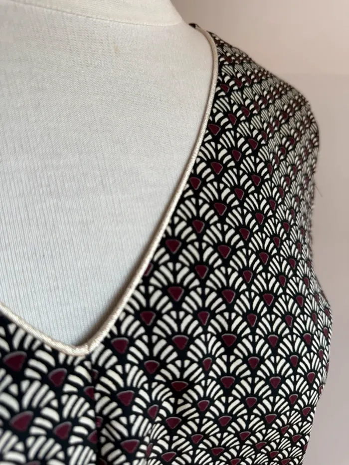 Superbe blouse fluide neuve Rue des Abesses 🌸 T 2 38 40 - photo numéro 3
