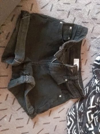Mini short taille 32 bershka