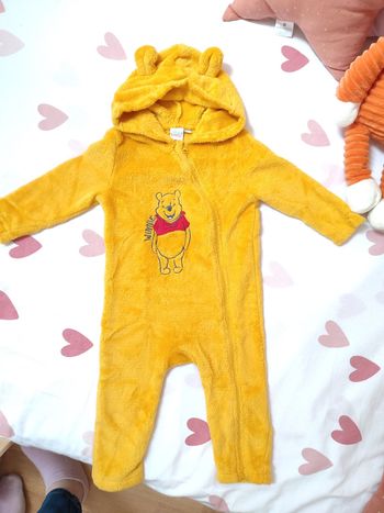 Pyjama/Surpyjama Winnie l'ourson- Mixte - 9 mois - Très bon état - Disney