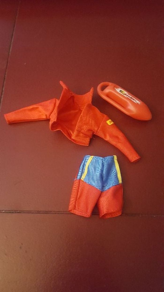 tenue Barbie alerte à malibu