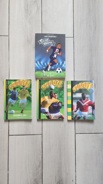 Lot 4 livres pour enfants "football "