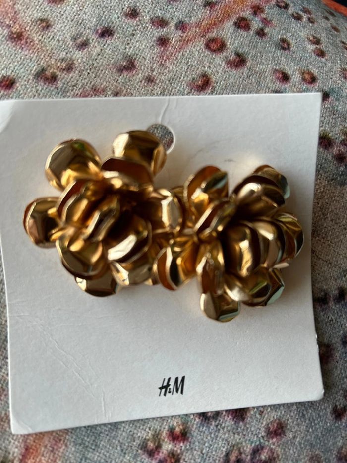 H&M boucles d oreilles neuves - photo numéro 2