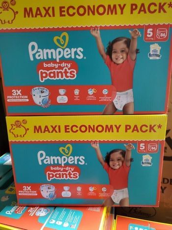 Couches pampers taille 5. 2 cartons.