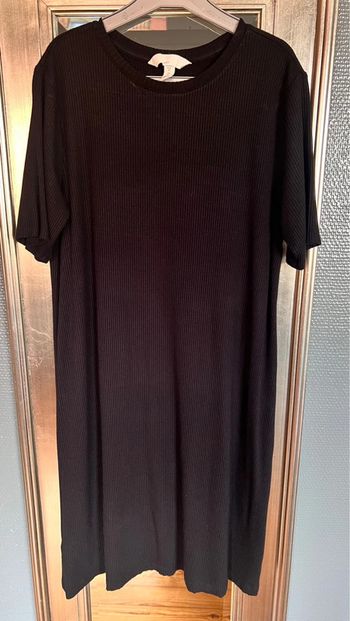 Robe tee shirt taille M    H&M