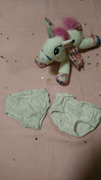 Lot de deux culottes taille 3 mois en très bon état