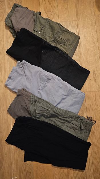 Lot de 4 pantalons et 1 legging de grossesse T40