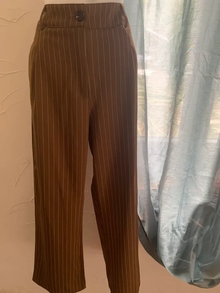 Pantalon SHEIN taille L jambe large rayé marron