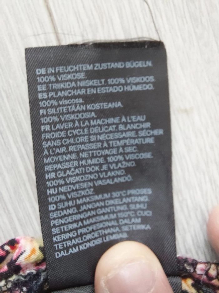 Blouse manches courtes H&M
taille 38 - photo numéro 5