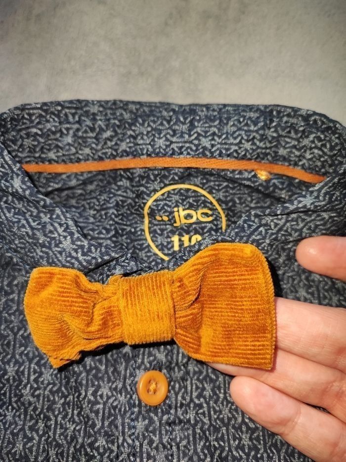 Ensemble chemise+ noeud papillon 5 ans (110cm) - photo numéro 3