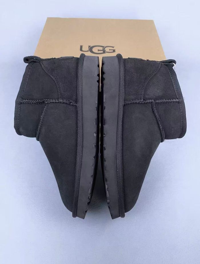 UGG Boots taille 38 - photo numéro 2