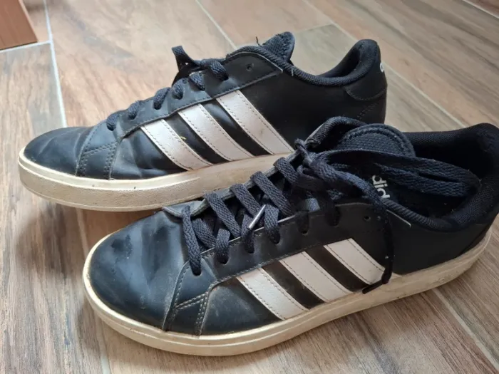 Baskets Adidas noires Mixte T41 1/3 - photo numéro 2