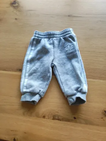 Jogging adidas gris 3-6 mois