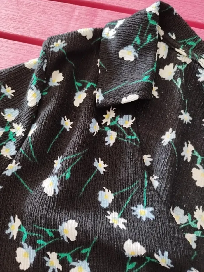 Petite robe noire fleurs bleu été - photo numéro 4