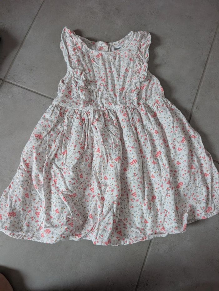 Jolie robe à fleurs doublé - photo numéro 2